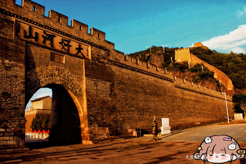 油纸伞下古街情